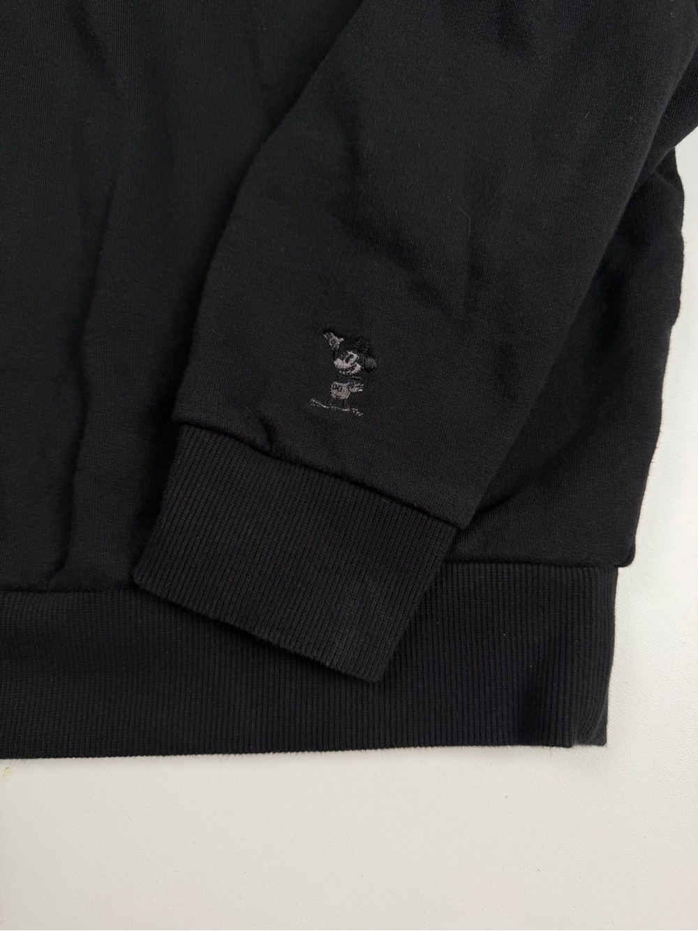 Kith Disney Embroidered Mickey Mouse Crewneck Sweatshirt Medium Black - Picture 3 of 10